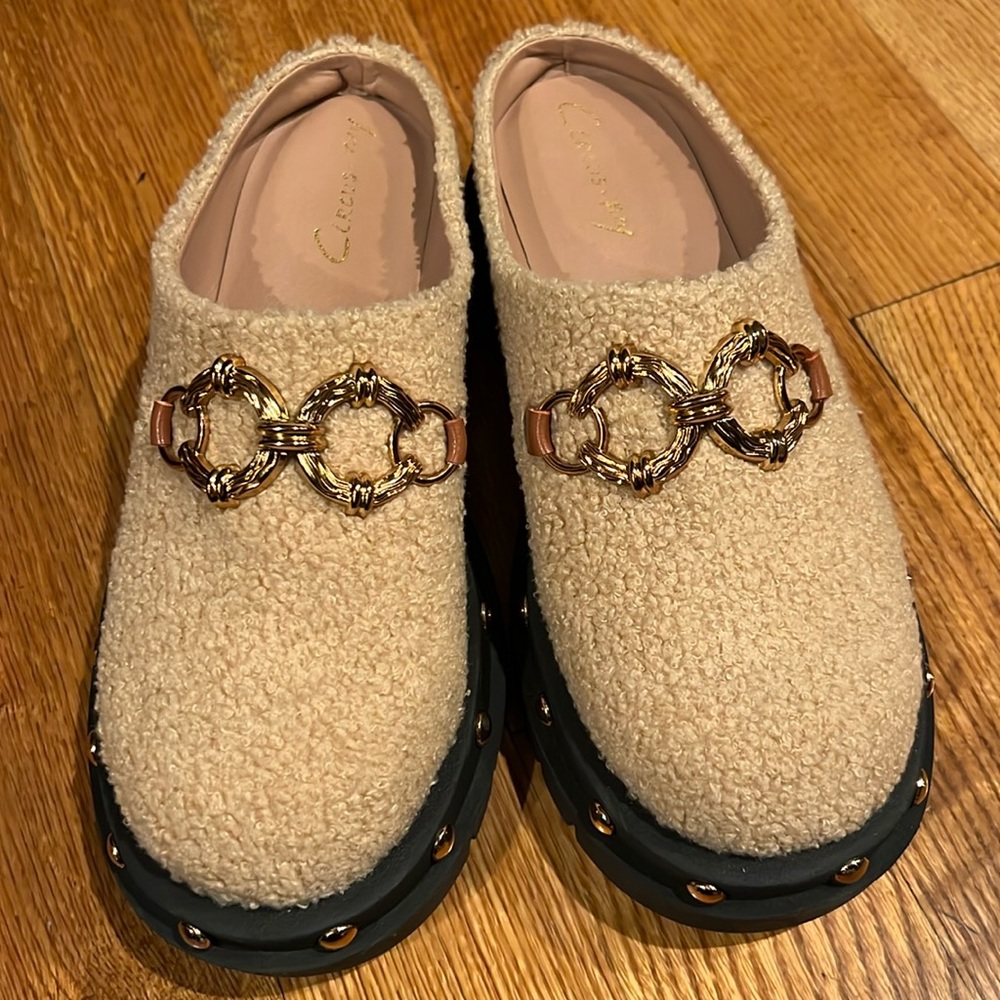 NWOT Sam Edelman Clogs